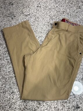 Wrangler Men's Tan Chino Pants - Classic Straight Fit